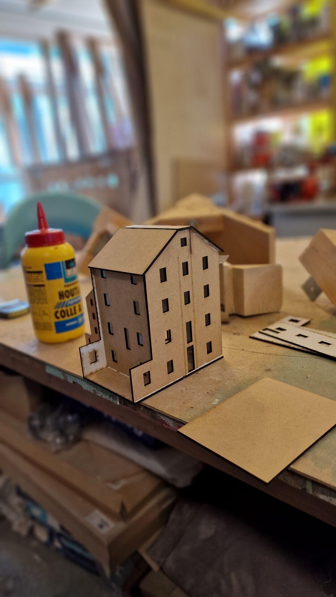 Workshop Poppenhuis Interieur maken — foto 2