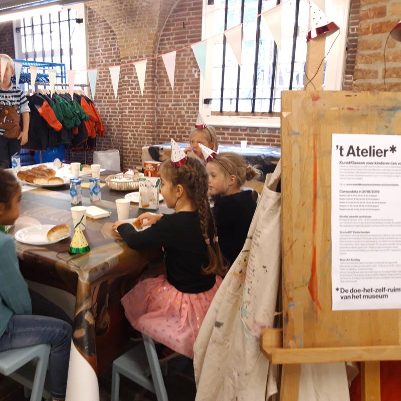 Verjaarsfeestje kinderfeestje workshop kunst kijken en maken voor kinderen 4-7 en 8-12 jaar stedelijk museum schiedam — foto 3