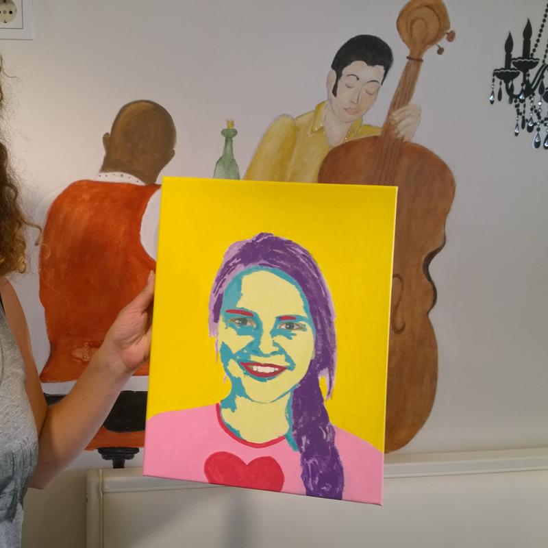 Workshop portret schilderen in de  stijl van Andy Warhol in het Hofkwartier van Den Haag centrum, Zuid-Holland als bedrijfsuitje of teamuitje, vrijgezellenfeest, familie uitje of zomaar een uitje. — foto 3