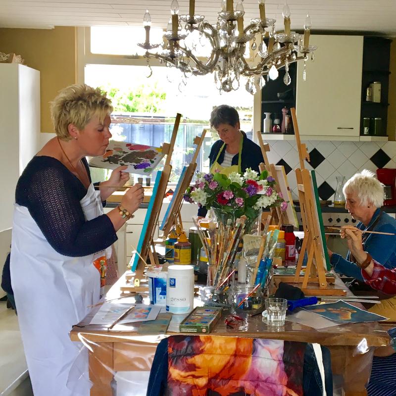 Dagworkshop schilderen dikke dames/ vrolijke kippen met acrylverf — foto 3