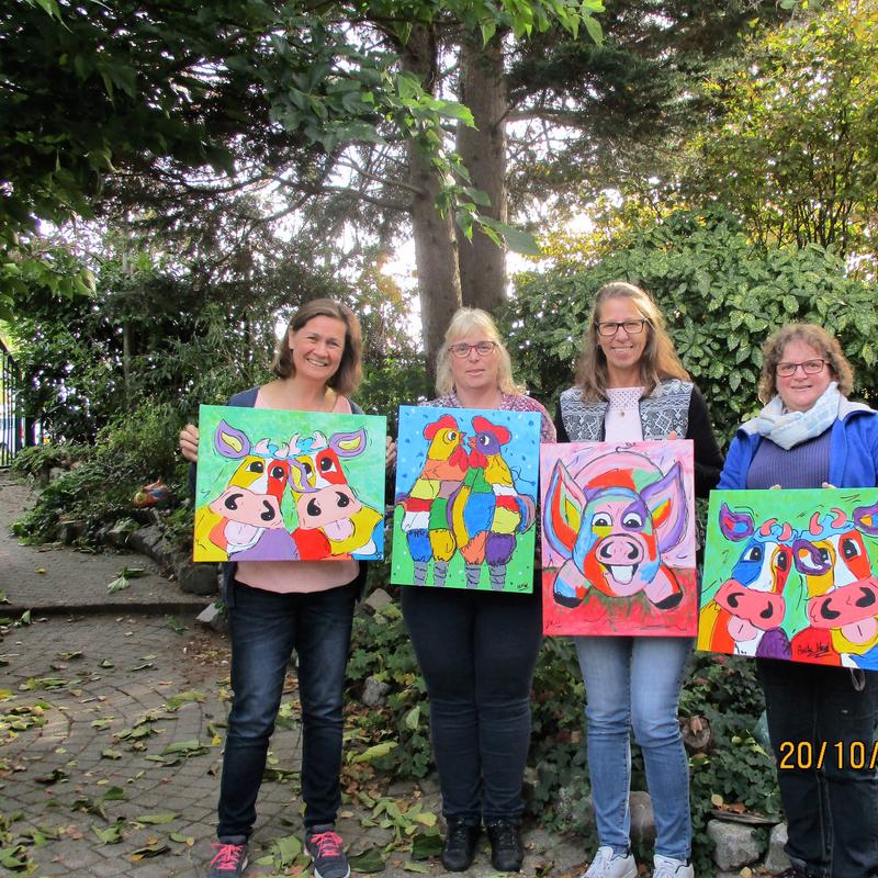 Dikke dames schilderen — foto 11