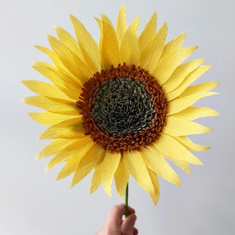 Papieren bloemen maken van crêpepapier — foto 2
